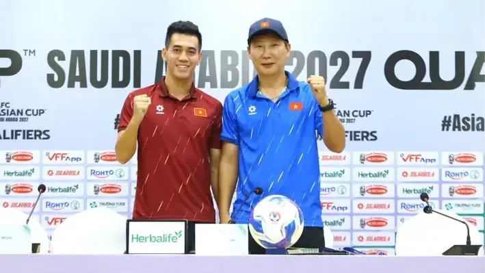 HLV Kim Sang Sik hướng tới chiến thắng đậm trước Nepal